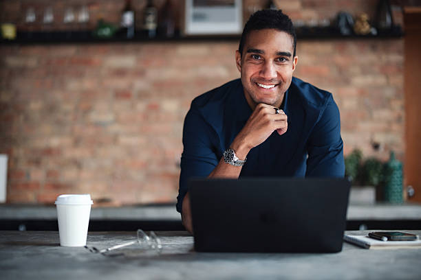 وظائف إسطنبول, وظائف تصميم, وظائف سوشيال ميديا, وظائف عقارات