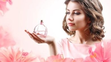 موظفة مبيعات