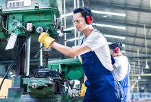 مشغل آلات في إسطنبول