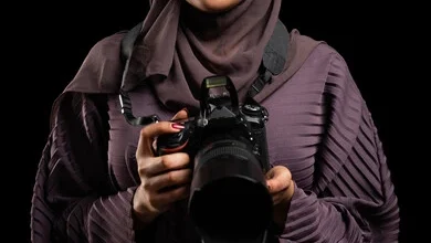 وظيفة مقدمة محتوى أمام الكاميرا