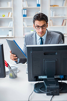 مطلوب موظف مراقبة محتوى عمل من المنزل