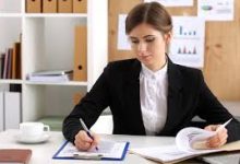 موظفات مبيعات تجارة إلكترونية