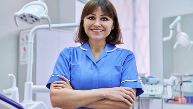 ممرضة أسنان في شيشلي