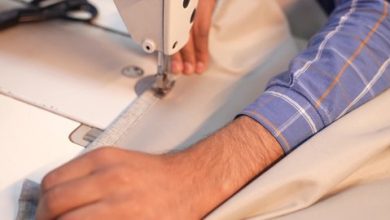 عامل ماكينة خياطة في إسطنبول